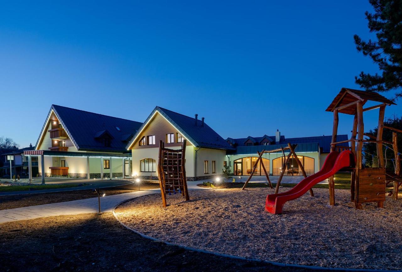 Hotel Demaenova **** Liptovský Mikuláš 外观 照片