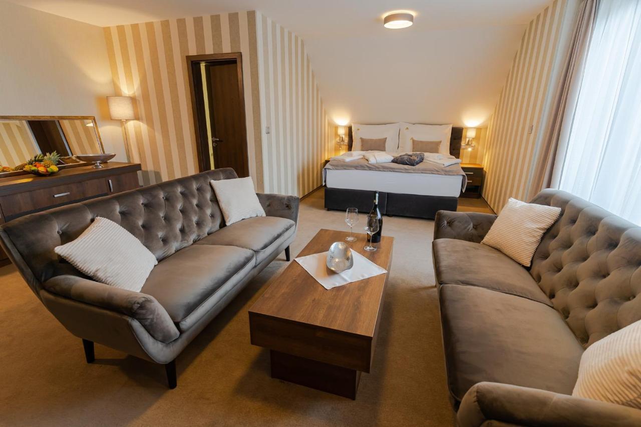 Hotel Demaenova **** Liptovský Mikuláš 外观 照片
