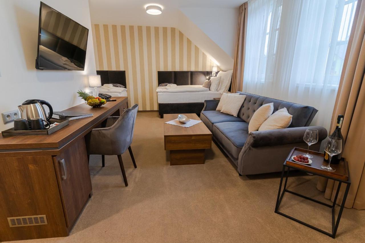 Hotel Demaenova **** Liptovský Mikuláš 外观 照片