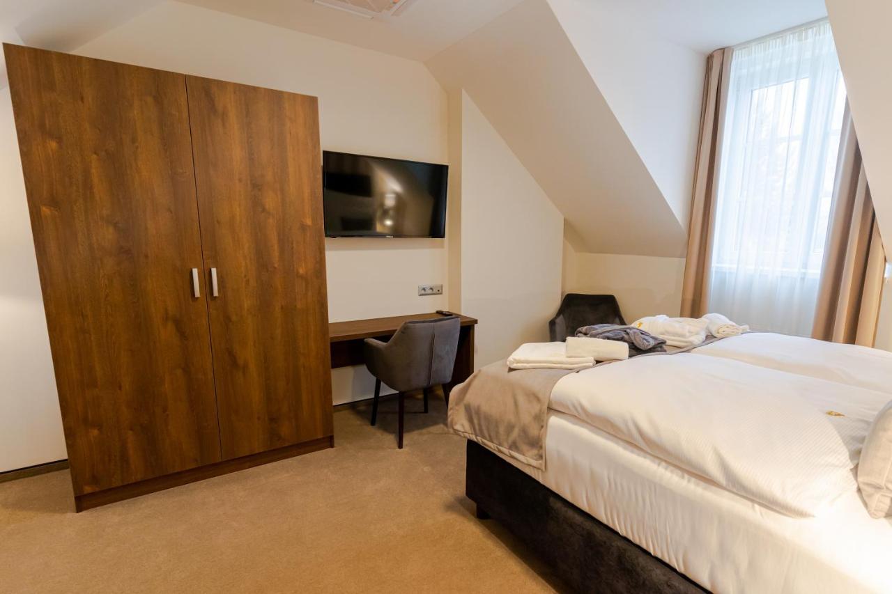 Hotel Demaenova **** Liptovský Mikuláš 外观 照片